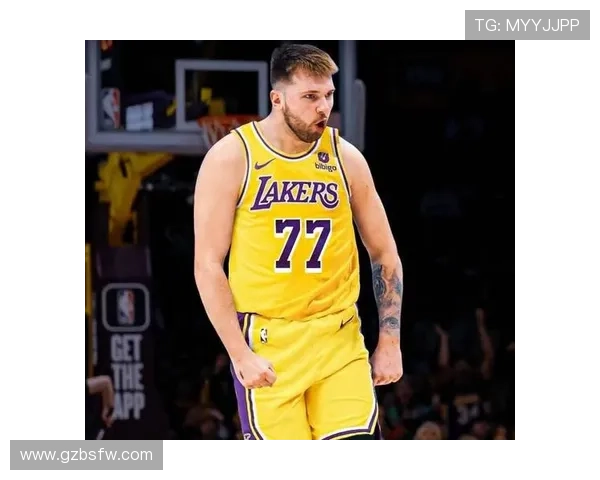 东契奇一战七纪录比肩詹科封王