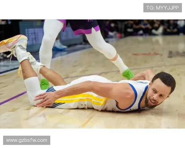 [NBA]阿努诺比眼疾手快 抢断库里反击得手.