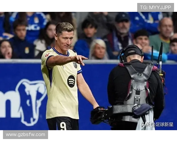 莱万:我建议巴萨小将学好英语,因为未来可能会去国外效力 莱万:我建议巴萨小将学好英语,因为未来可能会去国外效力